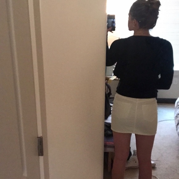 White destroyed denim skirt - Picture 3 of 3
